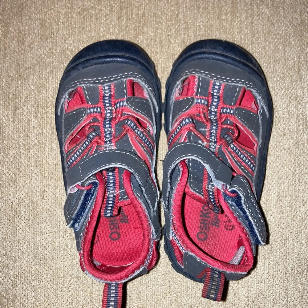 OSHKOSH B’Gosh Baby Sandals Size 6